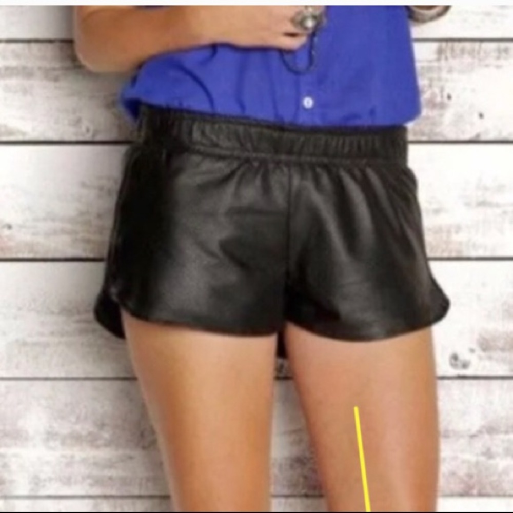 White/off white 100% Lambskin shorts Rails